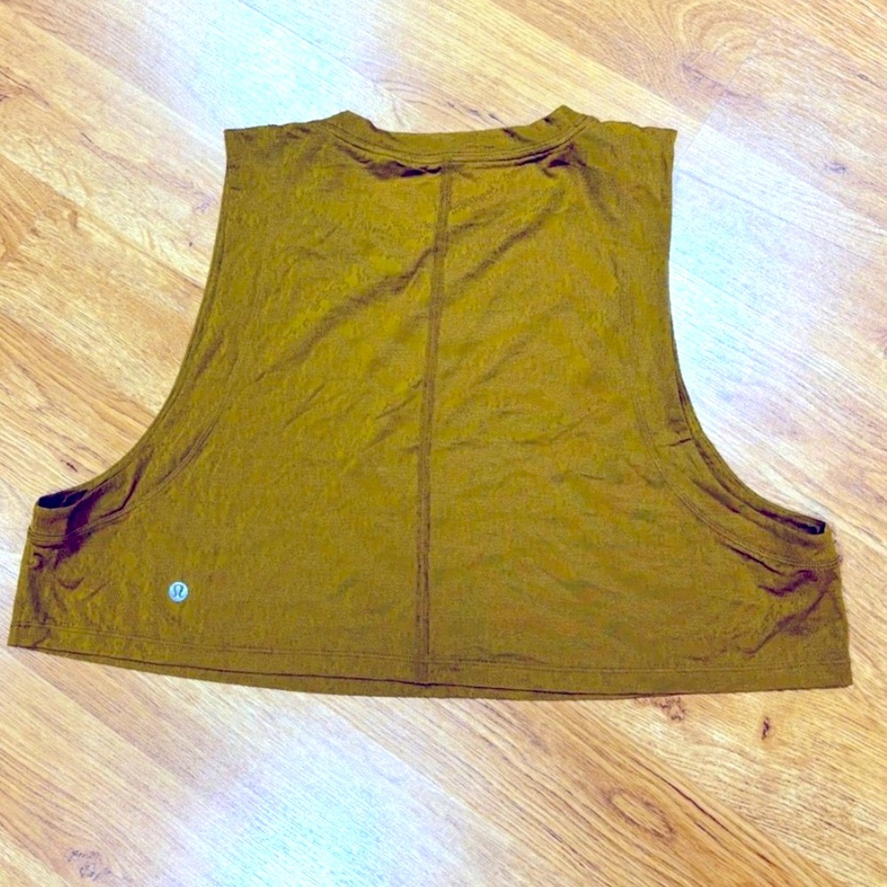 Size 8 - Lululemon Crop Top in Auric Gold